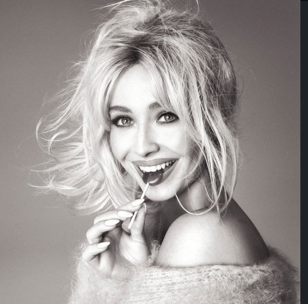 VOGUE Magazine ITALIA October 2025 SABRINA CARPENTER by