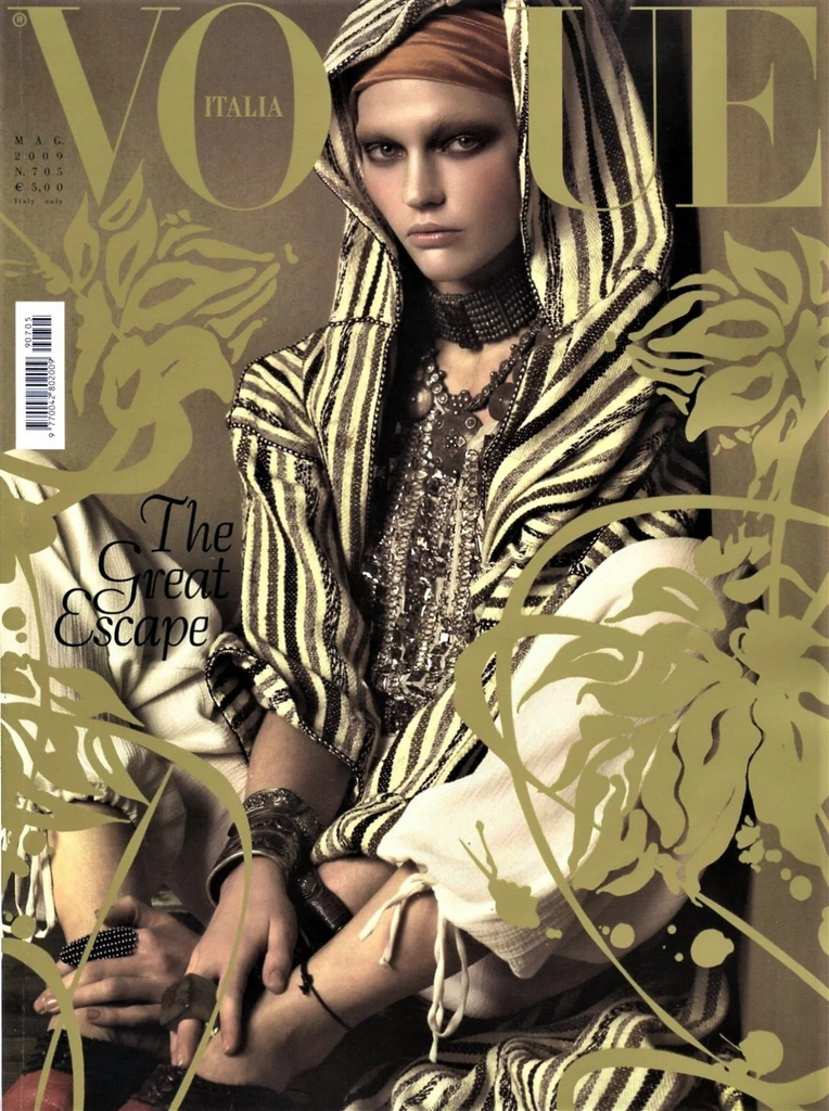 Vogue_Italia_May_2009_Sasha_Pivovarova