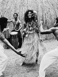 VOGUE Magazine Brazil December 2017 VALENTINA SAMPAIO Milena Mira SAMANTHA GRADOVILLE
