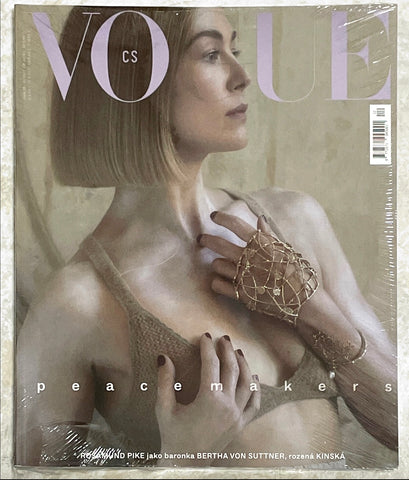 Vogue Czechoslovakia December 2021