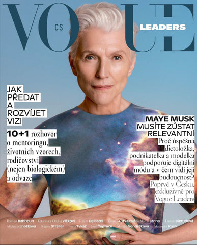 若者に人気のブランド VOGUE Czechoslovakia CZECH December 2021 ROSAMUND PIKE Maye 女性情報誌