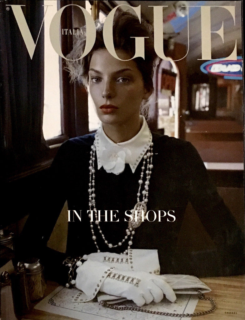 DARIA WERBOWY Vogue Magazine Italia On the Stage July 2004 In the Shop