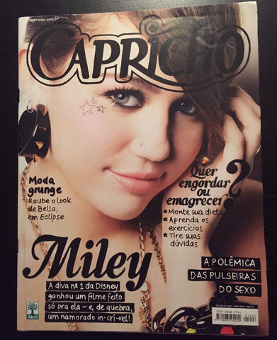 MILEY CYRUS Amanda Seyfried CHANNING TATUM CAPRICHO Magazine May 2010