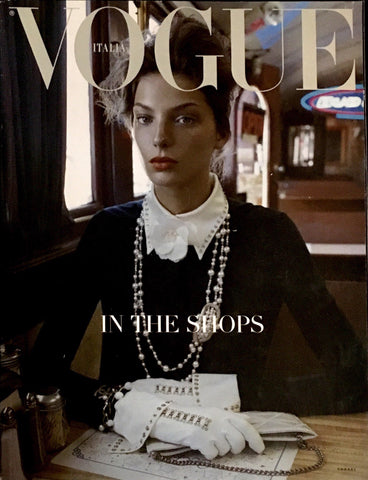 DARIA WERBOWY Vogue Magazine Italia On the Stage July 2004 In the Shops FASHION MANUAL
